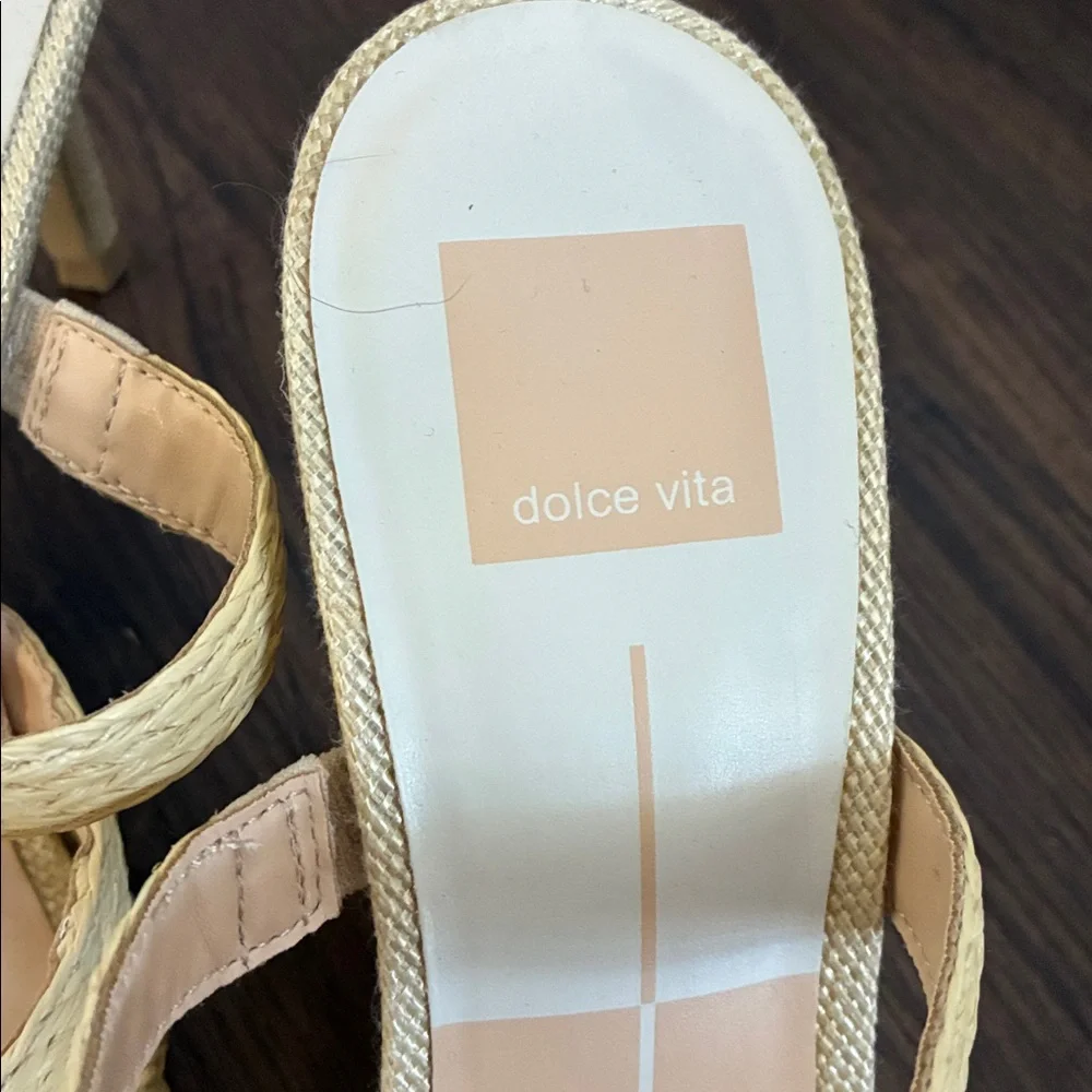 Dolce Vita Women's Mustard Woven healed sandals. - Picture 4 of 5